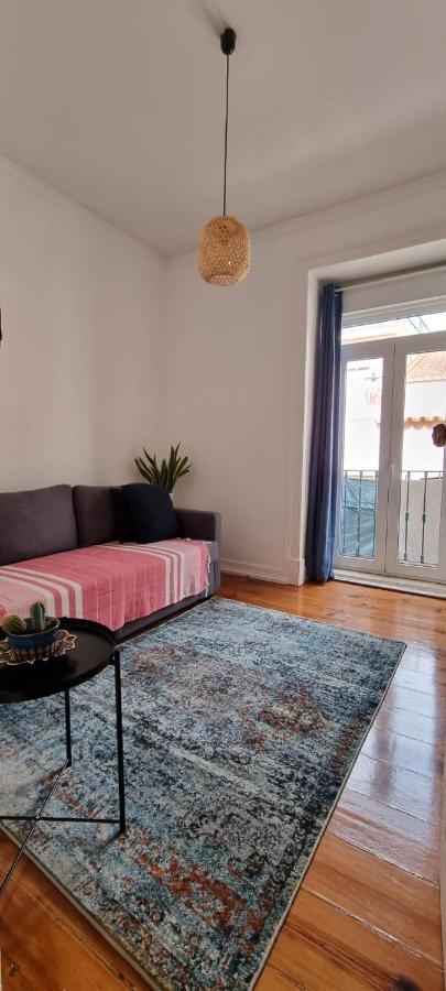 Charming Central Apartment To Rent Лиссабон Экстерьер фото