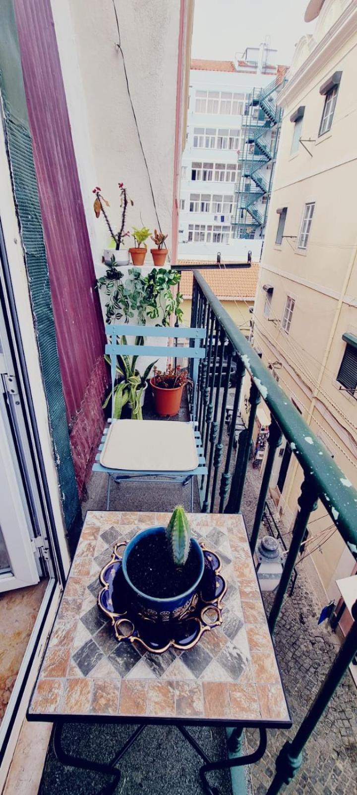 Charming Central Apartment To Rent Лиссабон Экстерьер фото